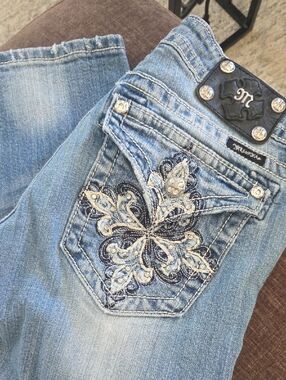 Miss Me Capris With Embroidery